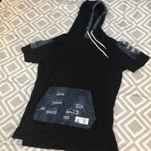 Short sleeve hooded shirt